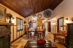Charming Craftsman Cottage, Walk to Beach
