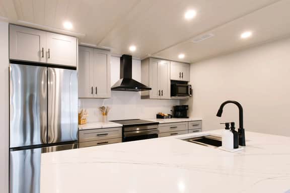 Downtown Grand Haven Upscale Rooftop Apartment